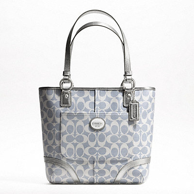 Win a Coach Signature Heritage Tote Bag #Giveaway - The Rebel Chick