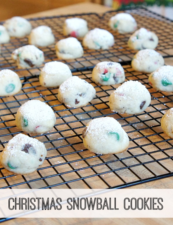 Easy Homemade Christmas Snowball Cookies Recipe - The Rebel Chick