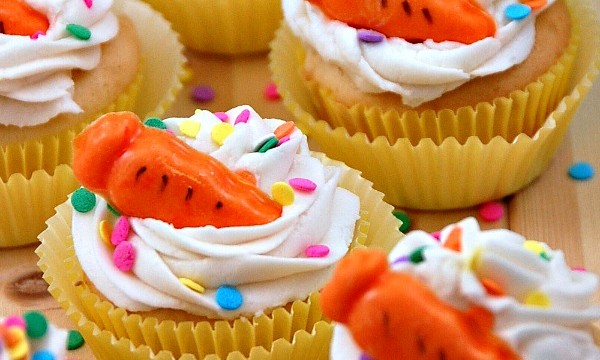 Easter Cupcakes with Homemade Vanilla Buttercream Frosting