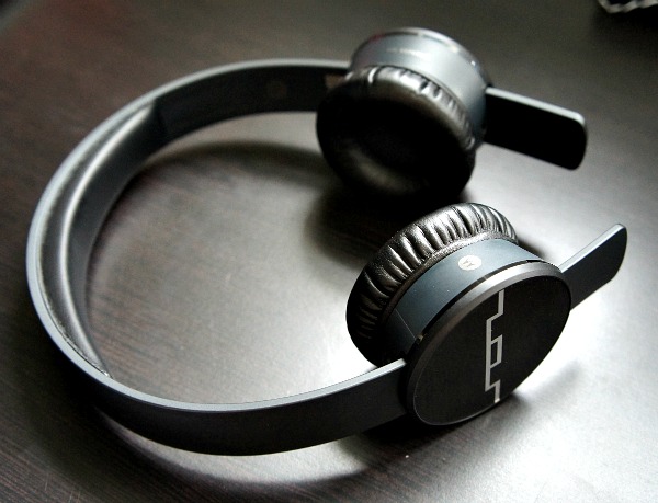 Sol Republic TRACKS AIR wireless on-ear headphones