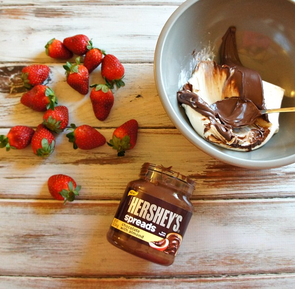 Hershey's™ Spreads Easy Chocolate Dip and Rocky Road Banana Bread Recipes #SpreadPossibilities #hersheysheroes