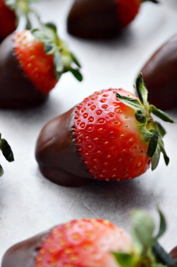 St Patrick’s dipped strawberries