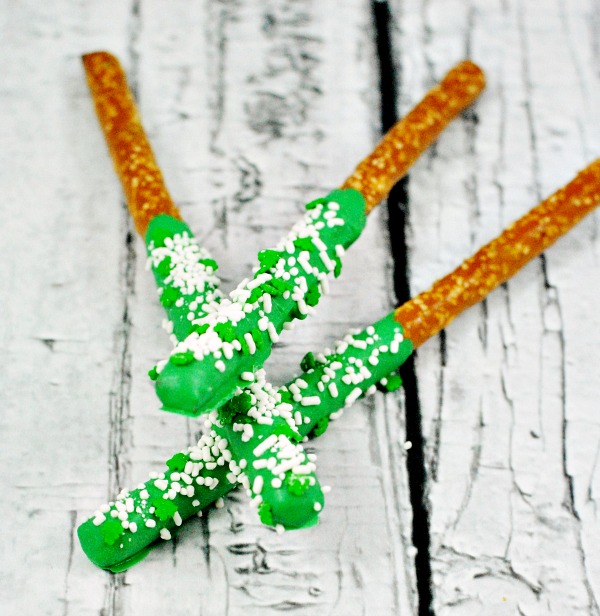 St. Patrick's Day Candy Coated Pretzel Rods