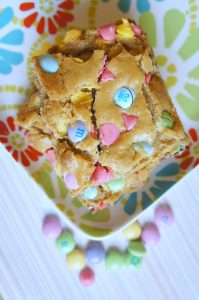 Easter M&M Chocolate Chip Blondie Bars Recipe