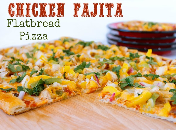 Chicken Fajita Flatbread Pizza | The Rebel Chick