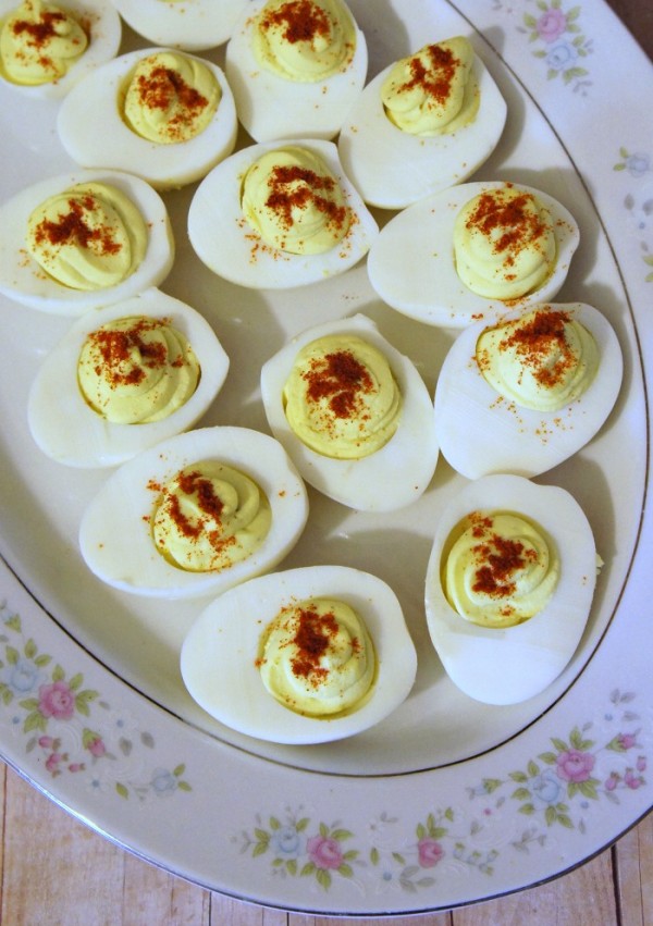 The Perfect Deviled Eggs for Your Tailgating Party - The Rebel Chick