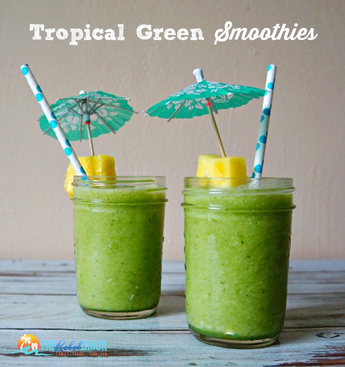 Tropical Green Smoothies Recipe with Spinach, pineapple and bananas #ChiquitaCookingLab