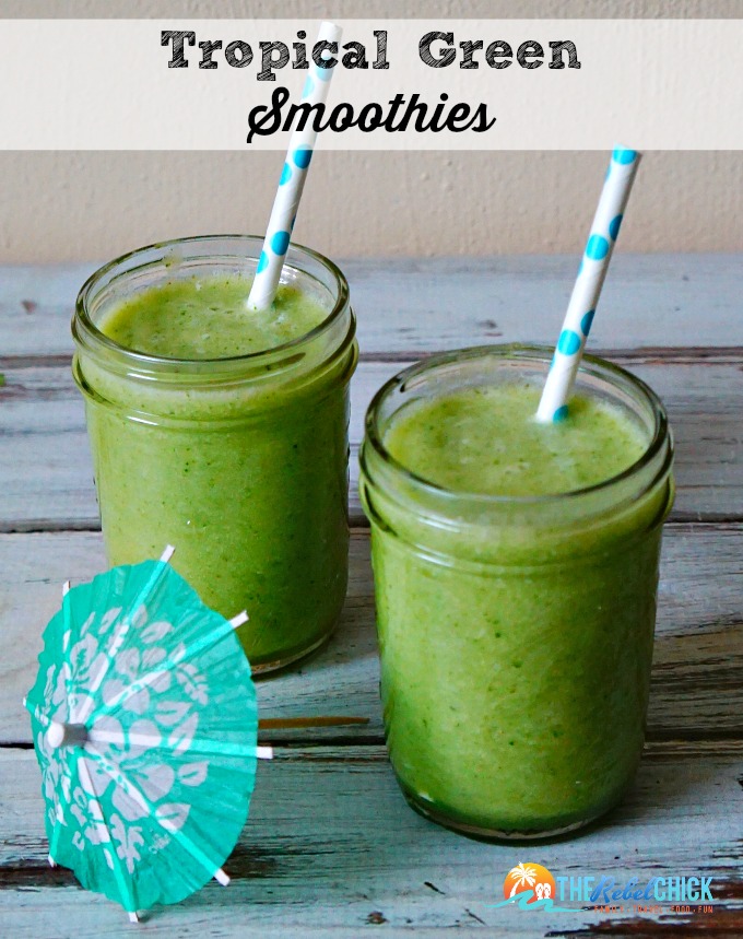 Tropical Green Smoothies Recipe with Spinach, pineapple and bananas 