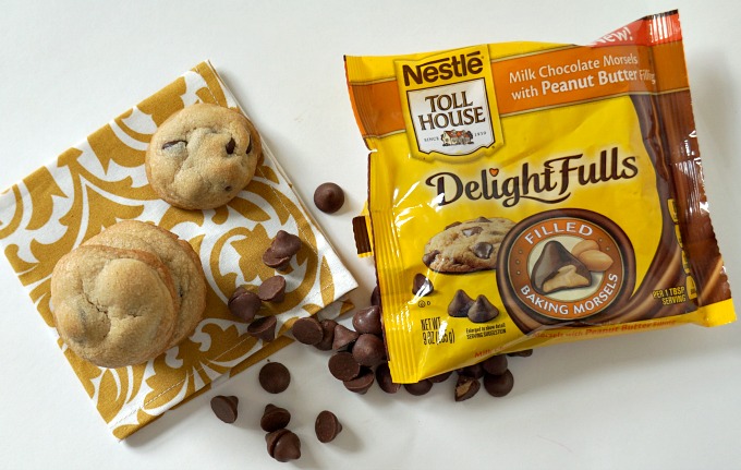 Nestle Toll House Delightfulls package and cookies
