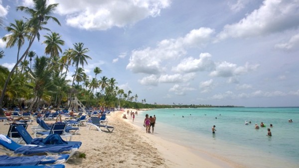 bayahibe beach - The Rebel Chick