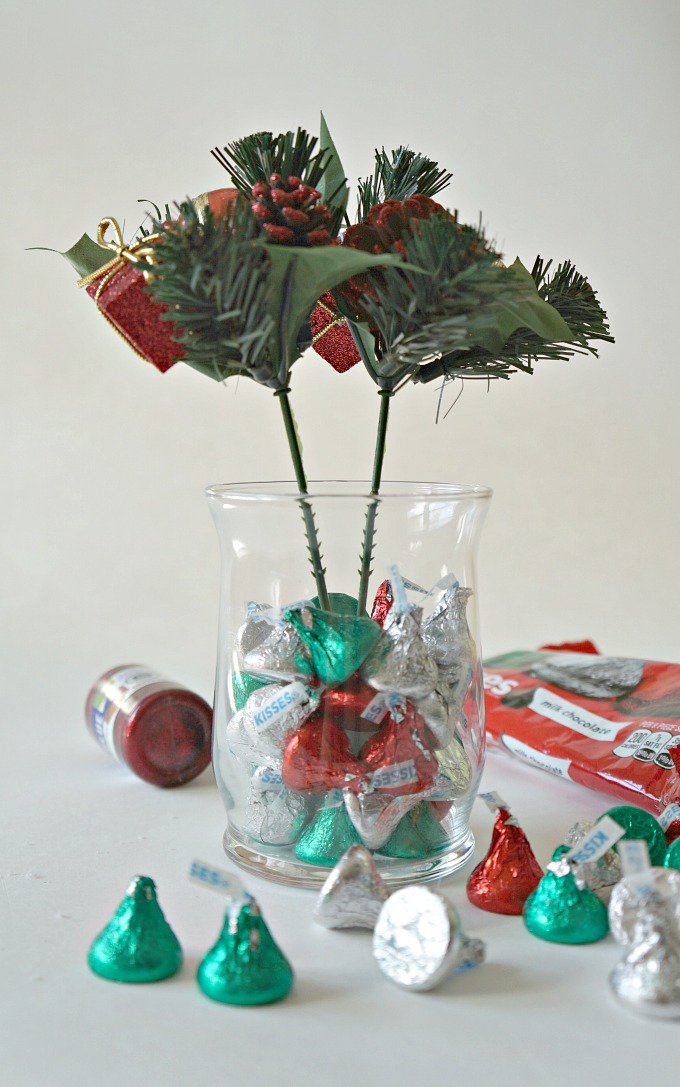 Merry Kisses Holiday Centerpiece Craft #NewTraditions