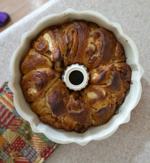 Cinnamon Pull Apart Monkey Bread The Rebel Chick