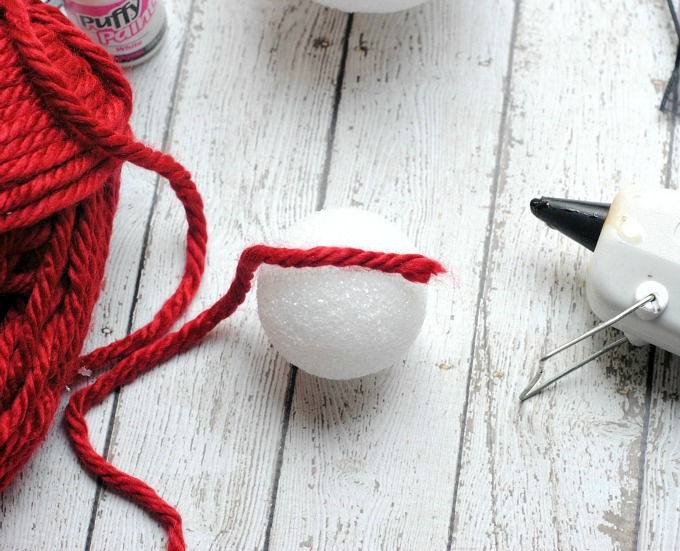 Santa Yarn Balls Craft 1