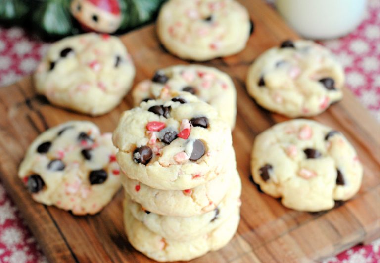 Cake Mix Peppermint and Chocolate Chip Cookies Recipe