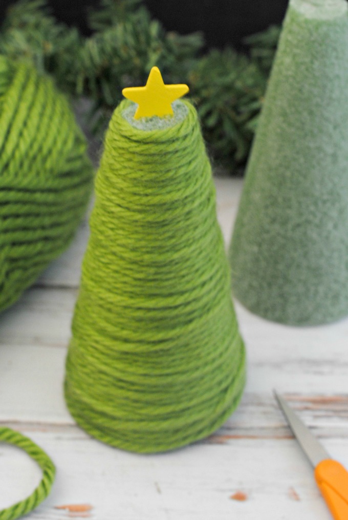 Green Yarn & Button Christmas Tree 2