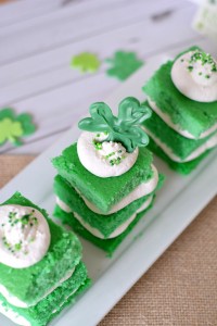 St. Patrick's Day Mini Ombre Cakes Recipe