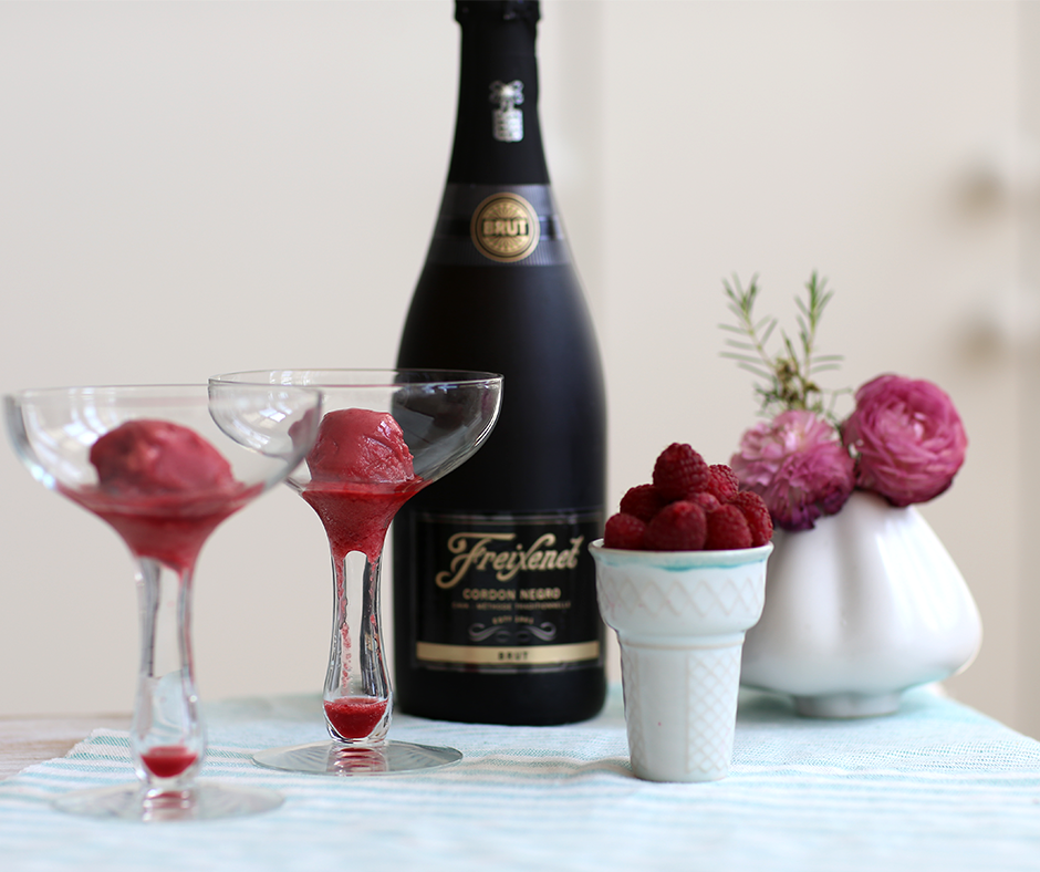 4 Sparkling Summer Cocktail Recipes Made with Cava