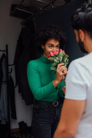 What are the Best Flowers for First Dates: Best Flowers for Allergies?