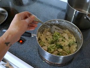 Quick and Easy Chicken Broccoli Alfredo Recipe #PrepwithPERDUE