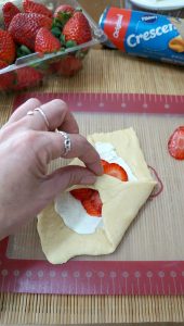 Springtime Strawberry Strudel Recipe #PillsburySpringBaking