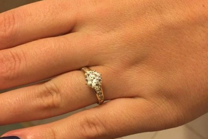 6 Advantages of Ordering an Engagement Ring Online