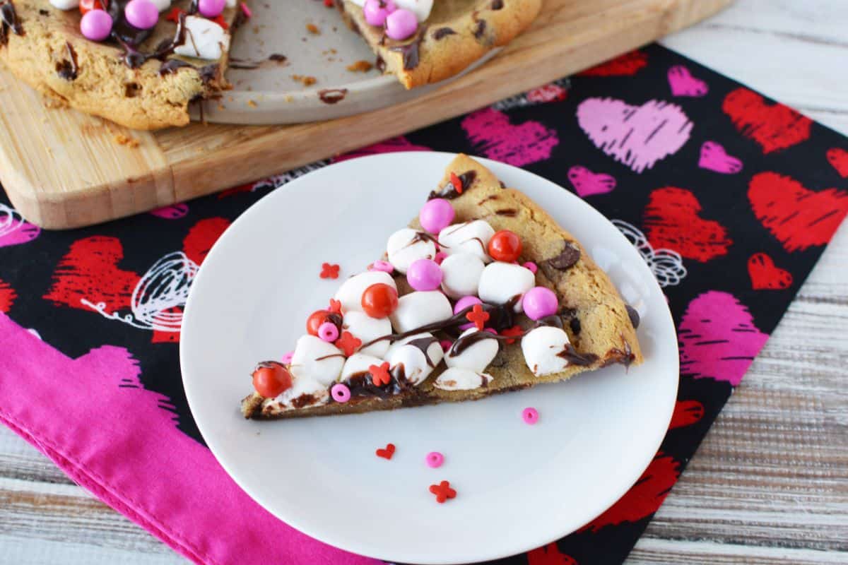 A Valentine's Day Cookie Pizza Recipe