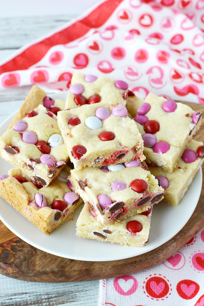 An Easy Valentine Cookie Bars Recipe
