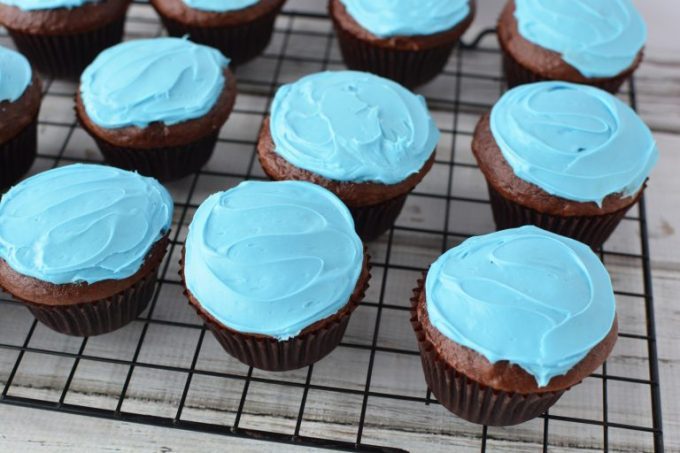 Shark Week Treats: Shark Cupcakes Recipe