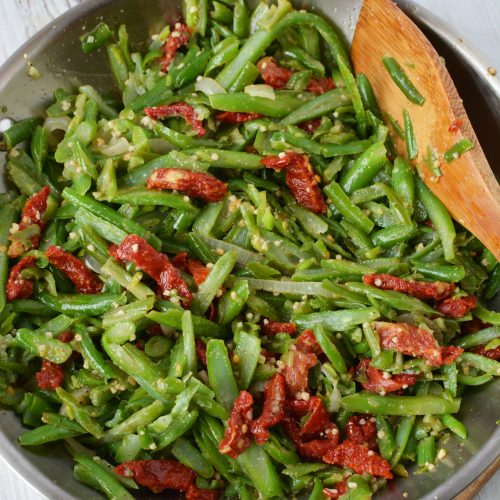 Garlic & Tomato Green Beans Recipe