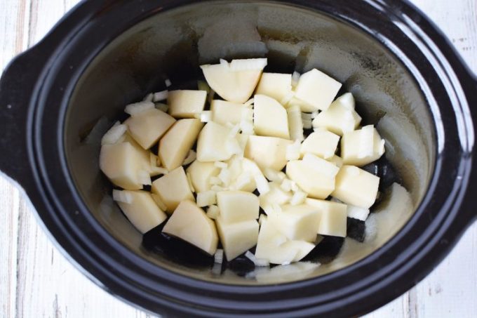 Slow Cooker Cheesy Garlic Bacon Potatoes Recipe