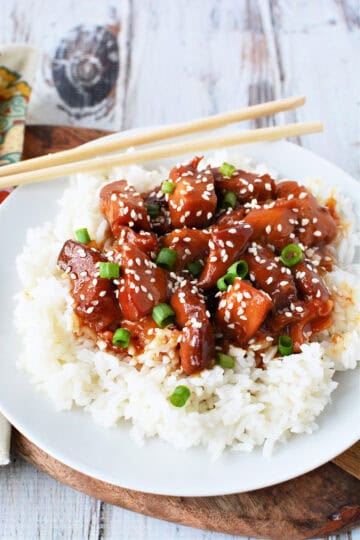 Slow Cooker Sesame Chicken Recipe - The Rebel Chick