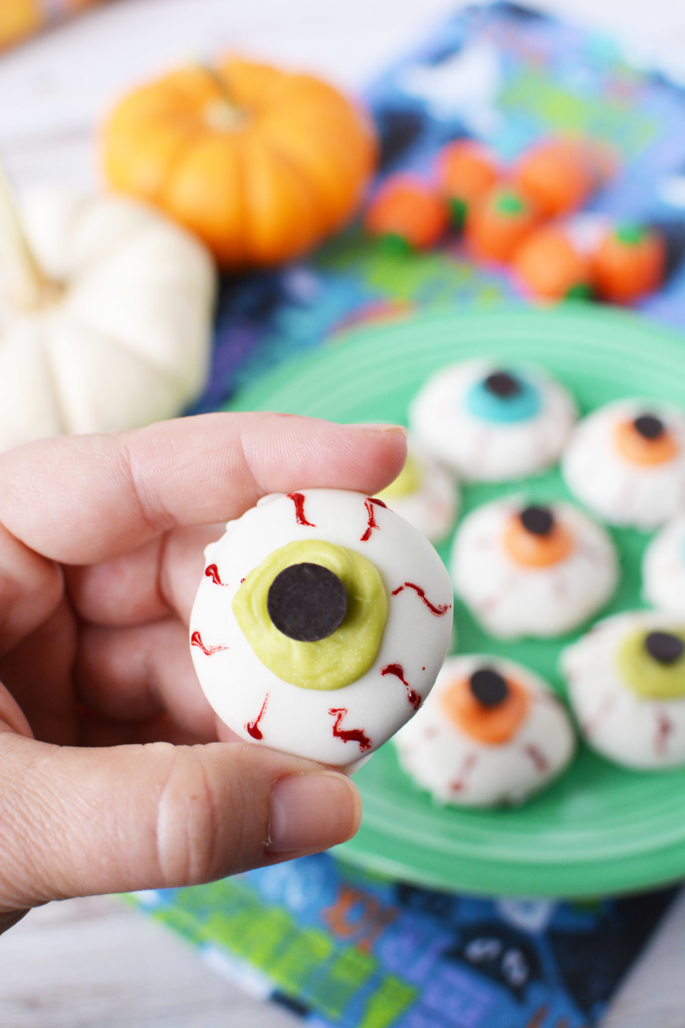 Halloween Eyeball Cookies Recipe - The Rebel Chick