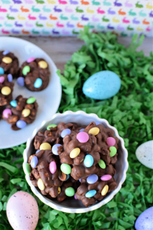 Slow Cooker Easter Peanut Clusters Candy Recipe