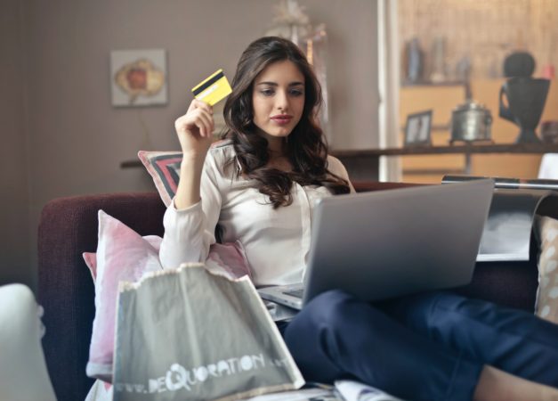 This article shares the top 3 Reasons People Love To Shop Online!