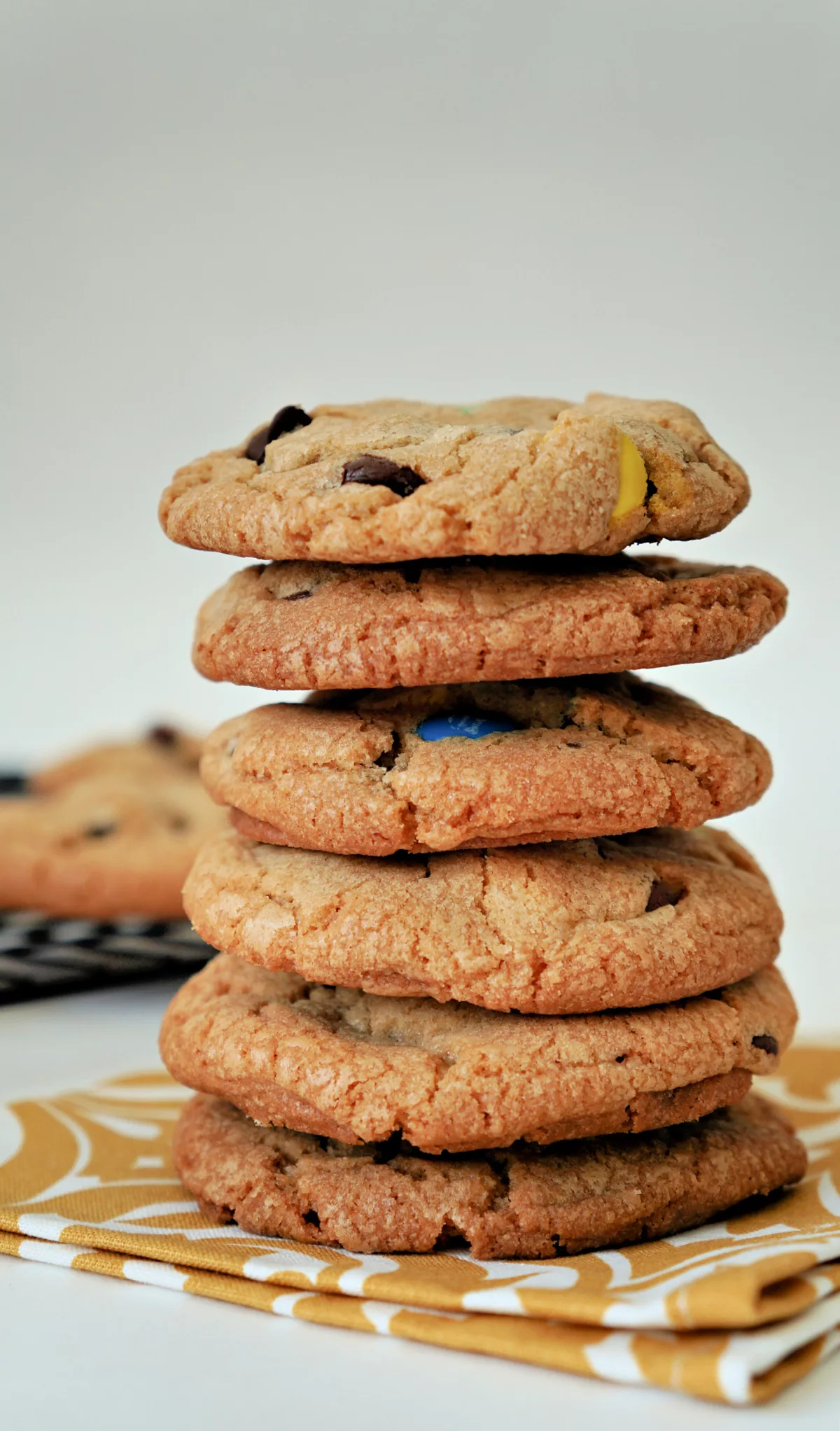 golden brown cookies with chocolate chips and M&Ms candies