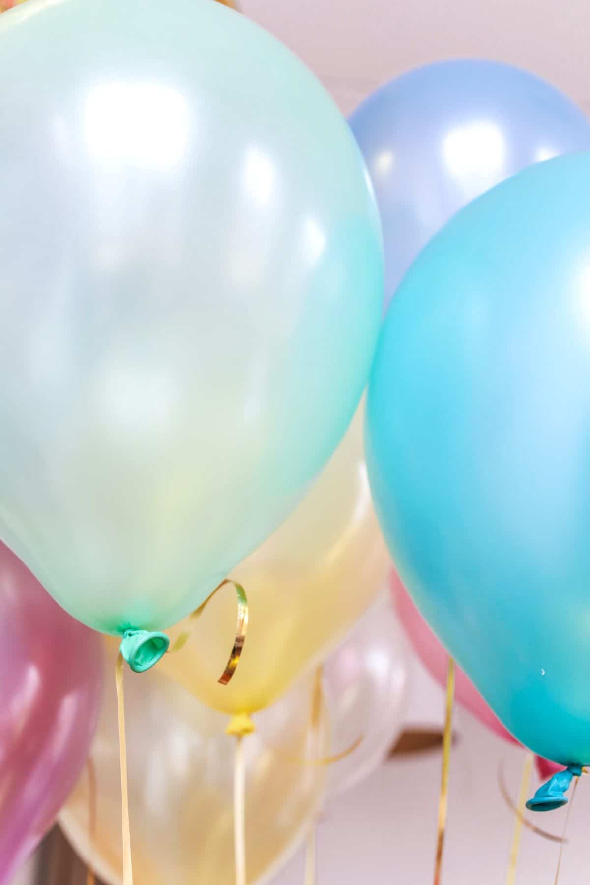 birthday party balloons