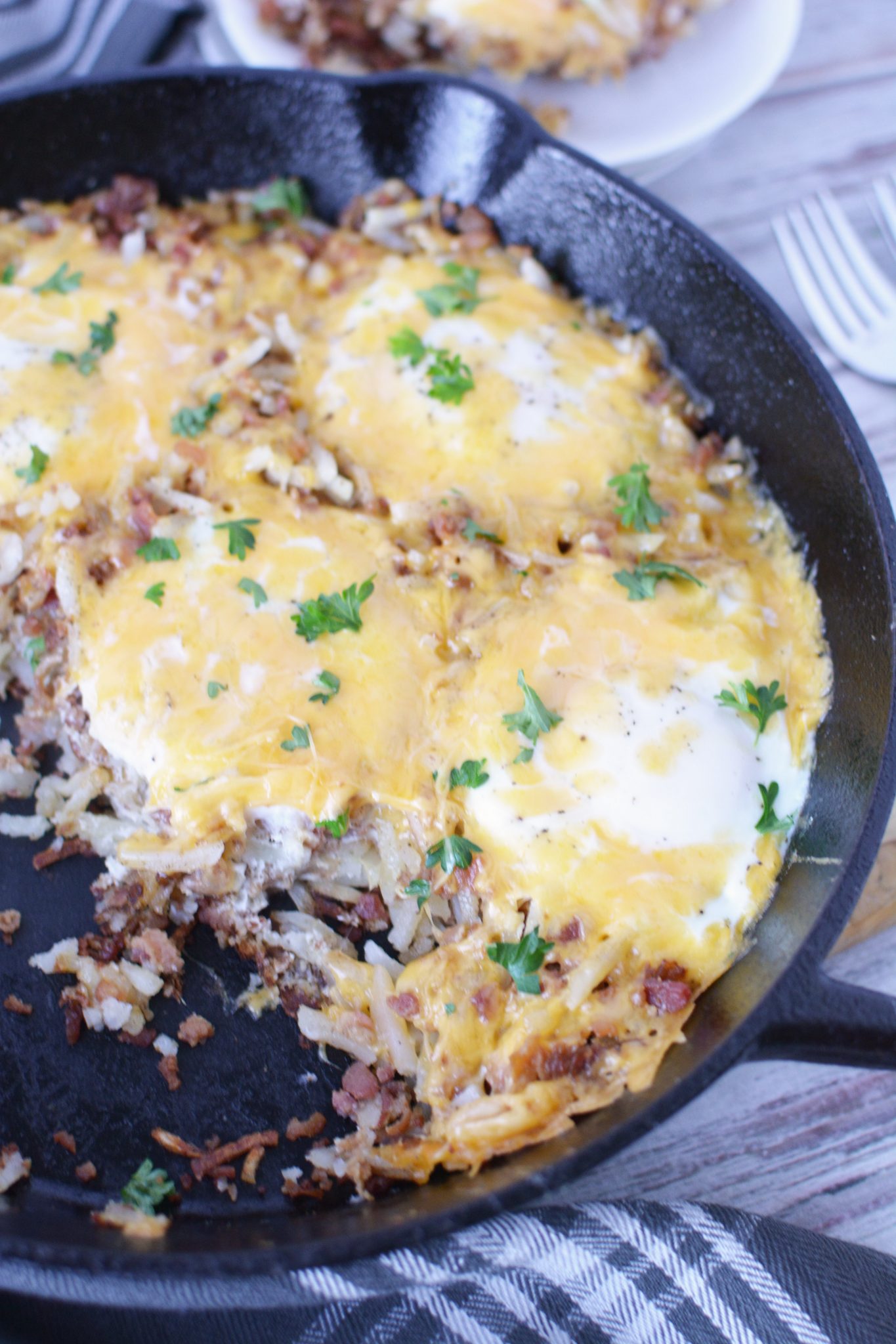 Breakfast Skillet: 6 Ingredients, 2 Ways {VIDEO} - The Recipe Rebel