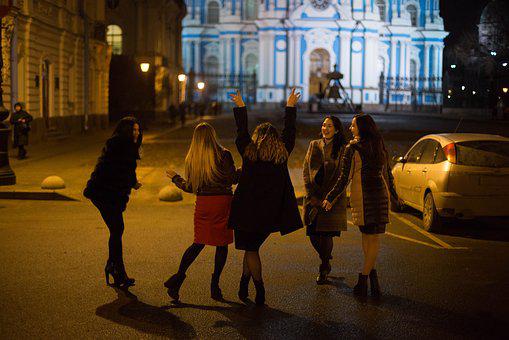 5 Fun Alternatives for Your Next Girls' Night Out 