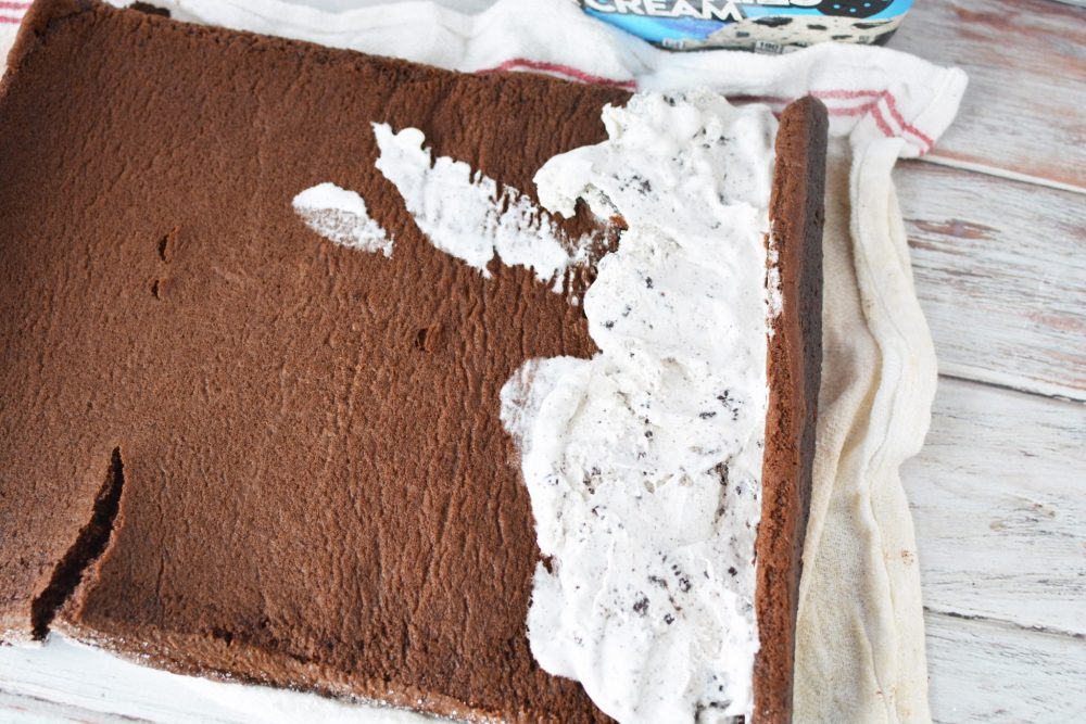 Easy Frozen Oreo Dessert Cake Recipe