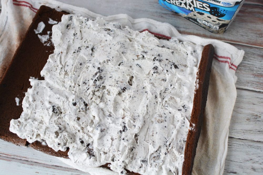 Easy Frozen Oreo Dessert Cake Recipe