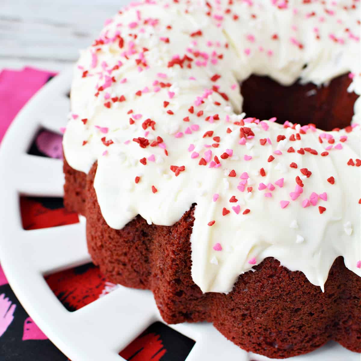 Bundt Cake vs Regular Cake