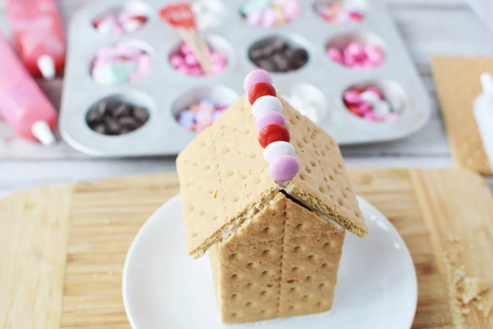 graham crackers house shape for a Valentine Gingerbread House