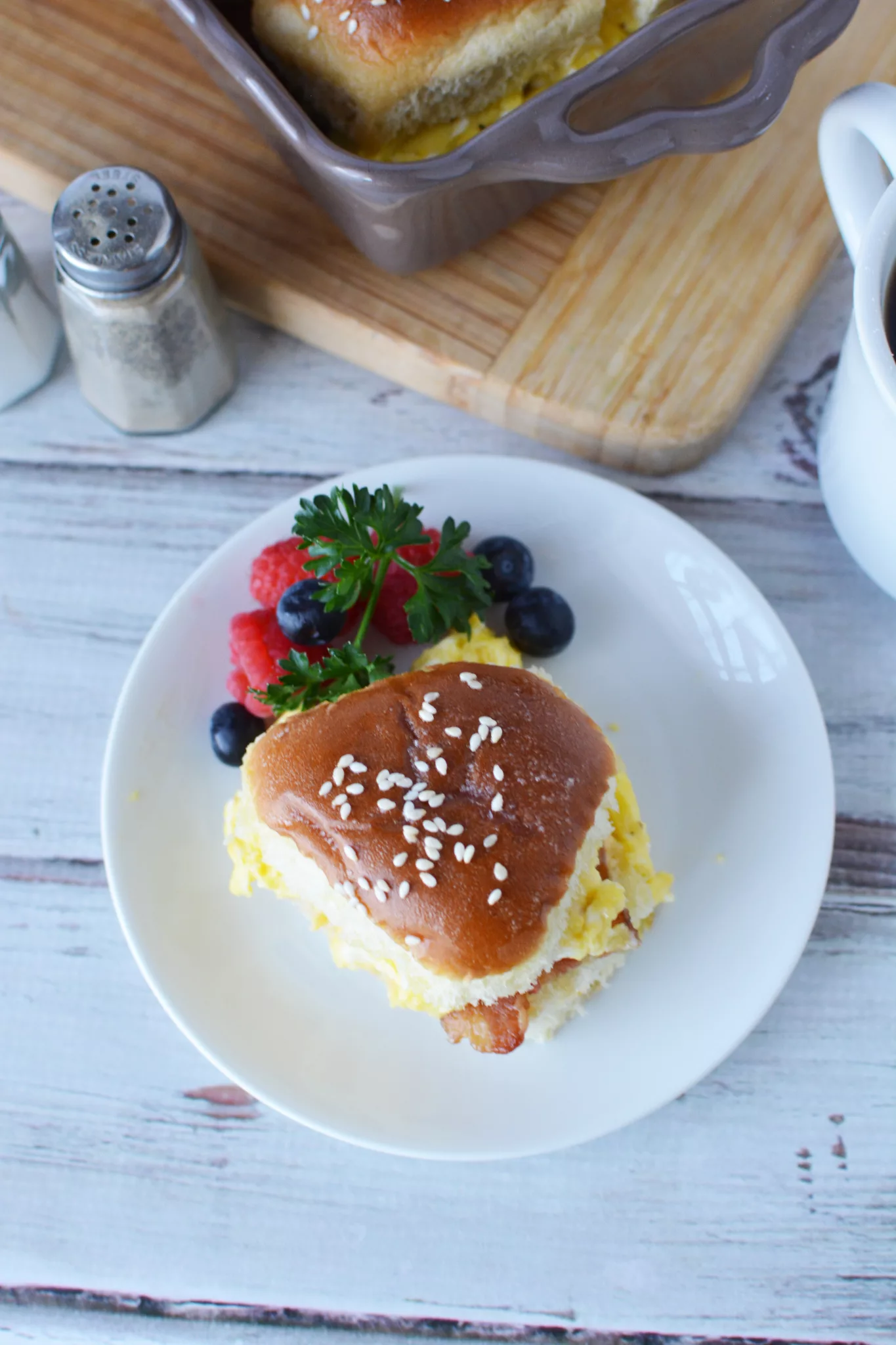  Hawaiian Roll Breakfast Sliders