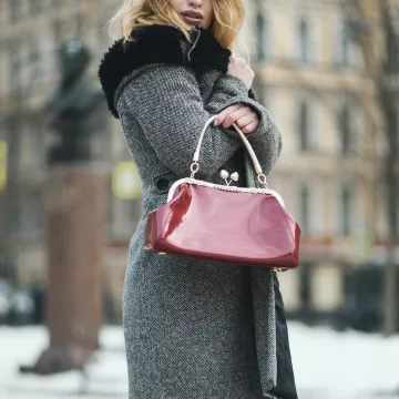 Baddie Winter Outfits woman wearing an elegant winter coat