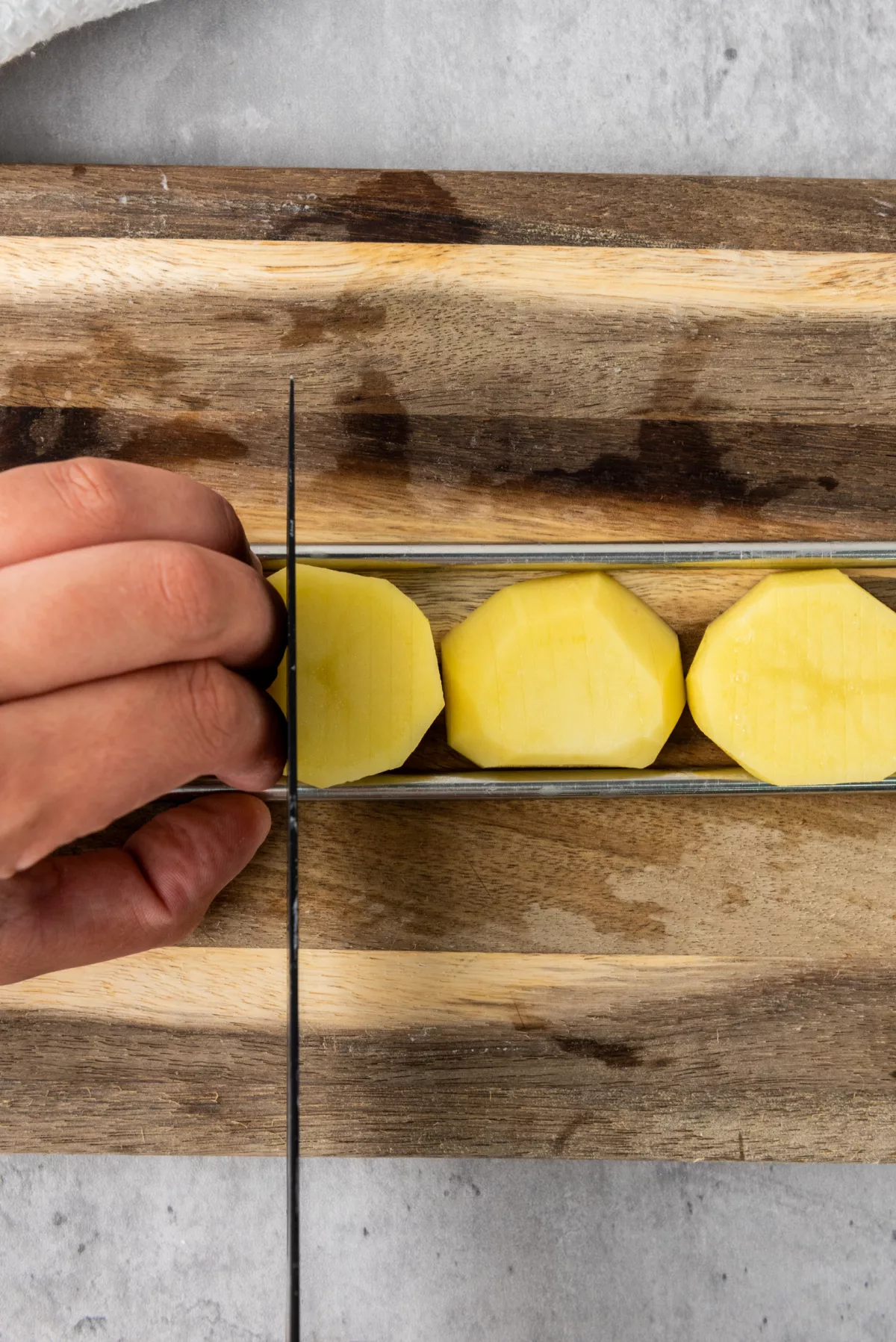 potato slices vertical cut