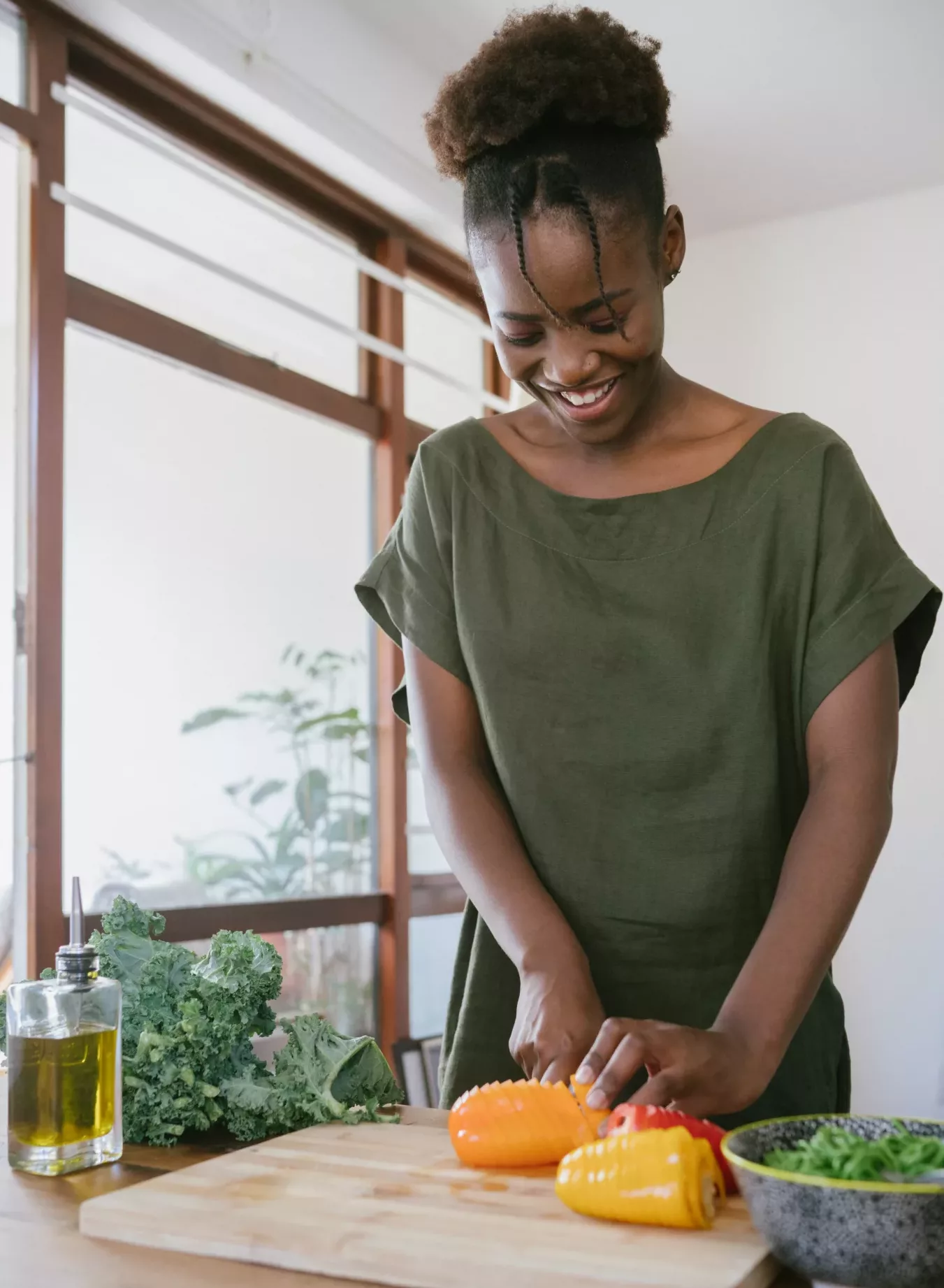 woman chopping vegetables