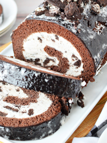 Oreo Cookie Ice Cream Cake Roll