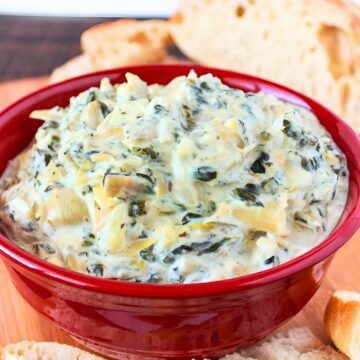 Slow Cooker Cheesy Spinach And Artichoke Dip