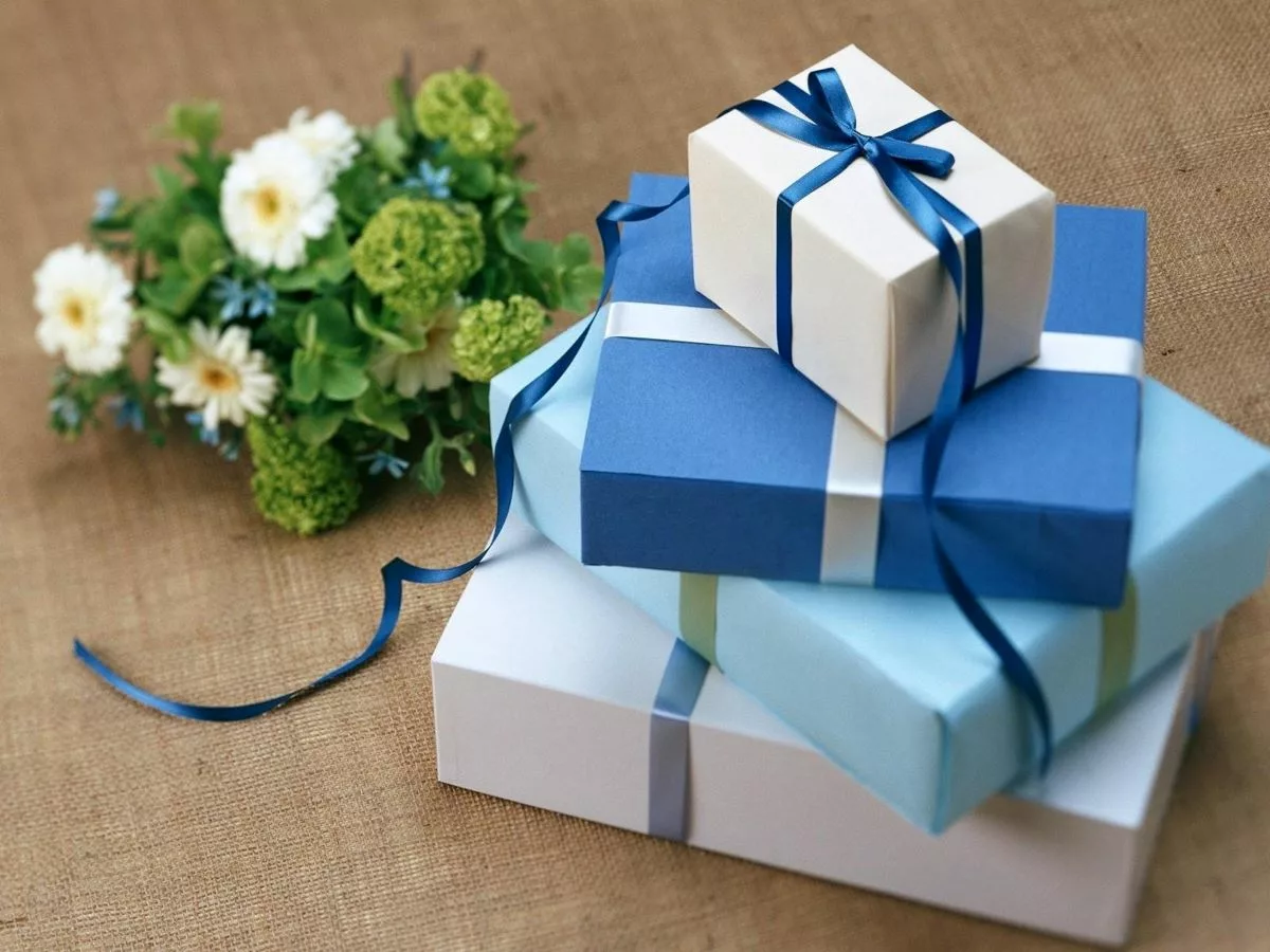 How to Ask for Cash Wedding Gifts