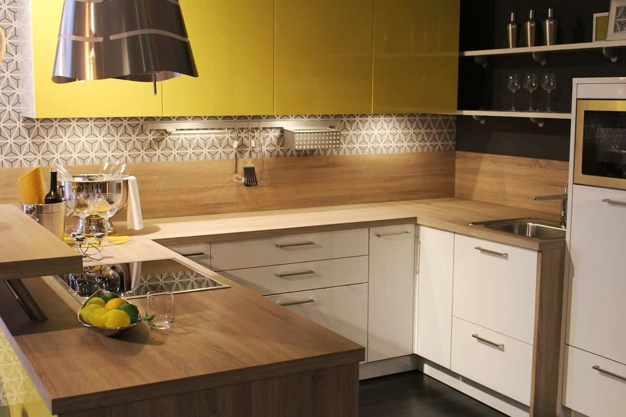 kitchen with wallpaper